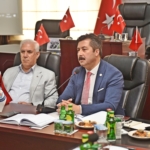 Bozbey Yenişehir’e bürokratlarıyla geldi