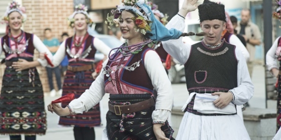 Letonyalı Ve Makedon Dansçılar Yenişehir’de