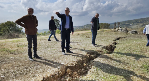 Köylüler Meyra’ya Geçit Vermedi